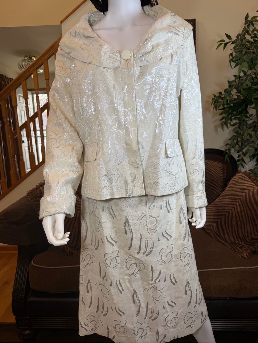 metrostyle Ivory Brocade Two-Piece Skirt Set